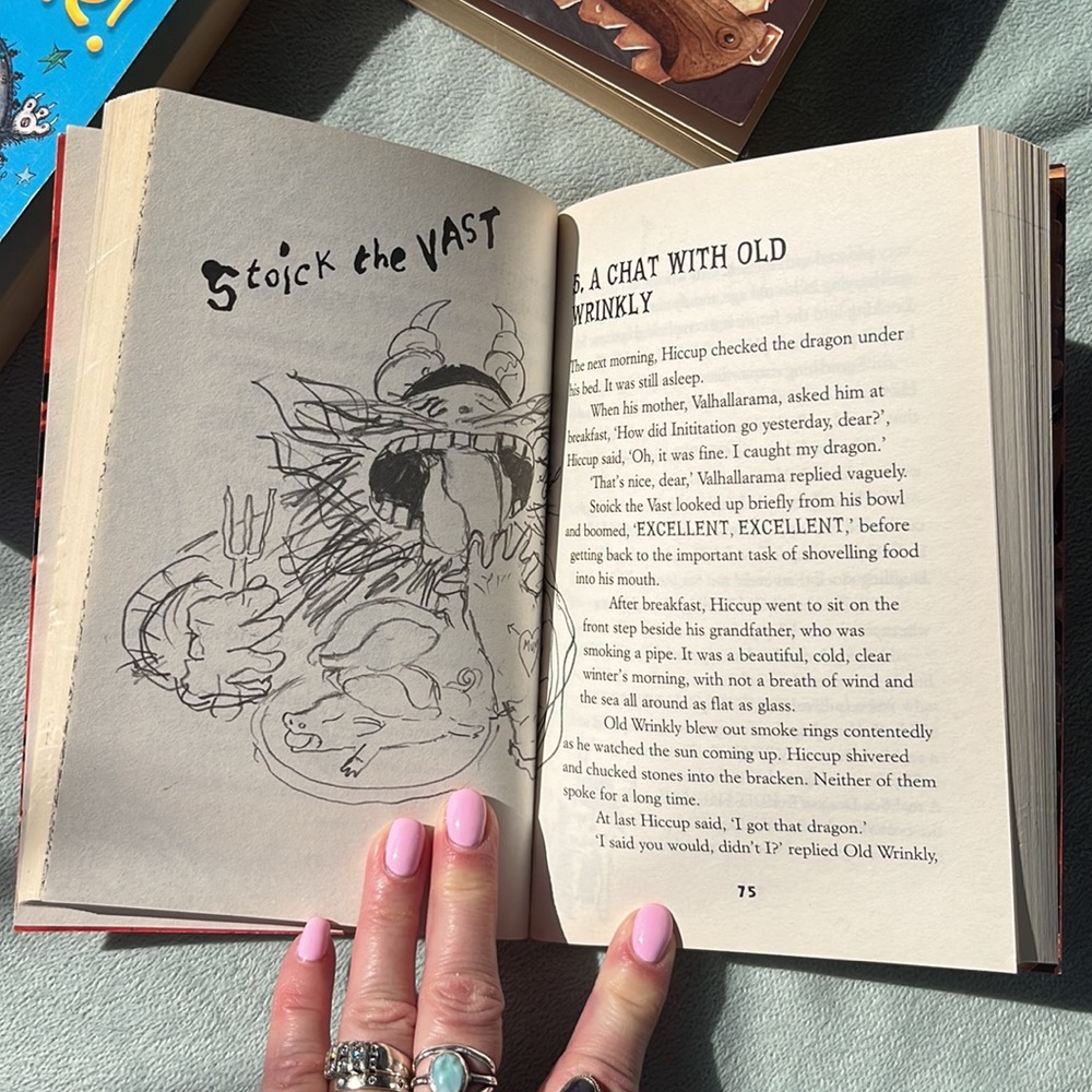 3 novels: How to train your dragon, How to Speak Dragonese,and Totally Winnie - Picture 14 of 15